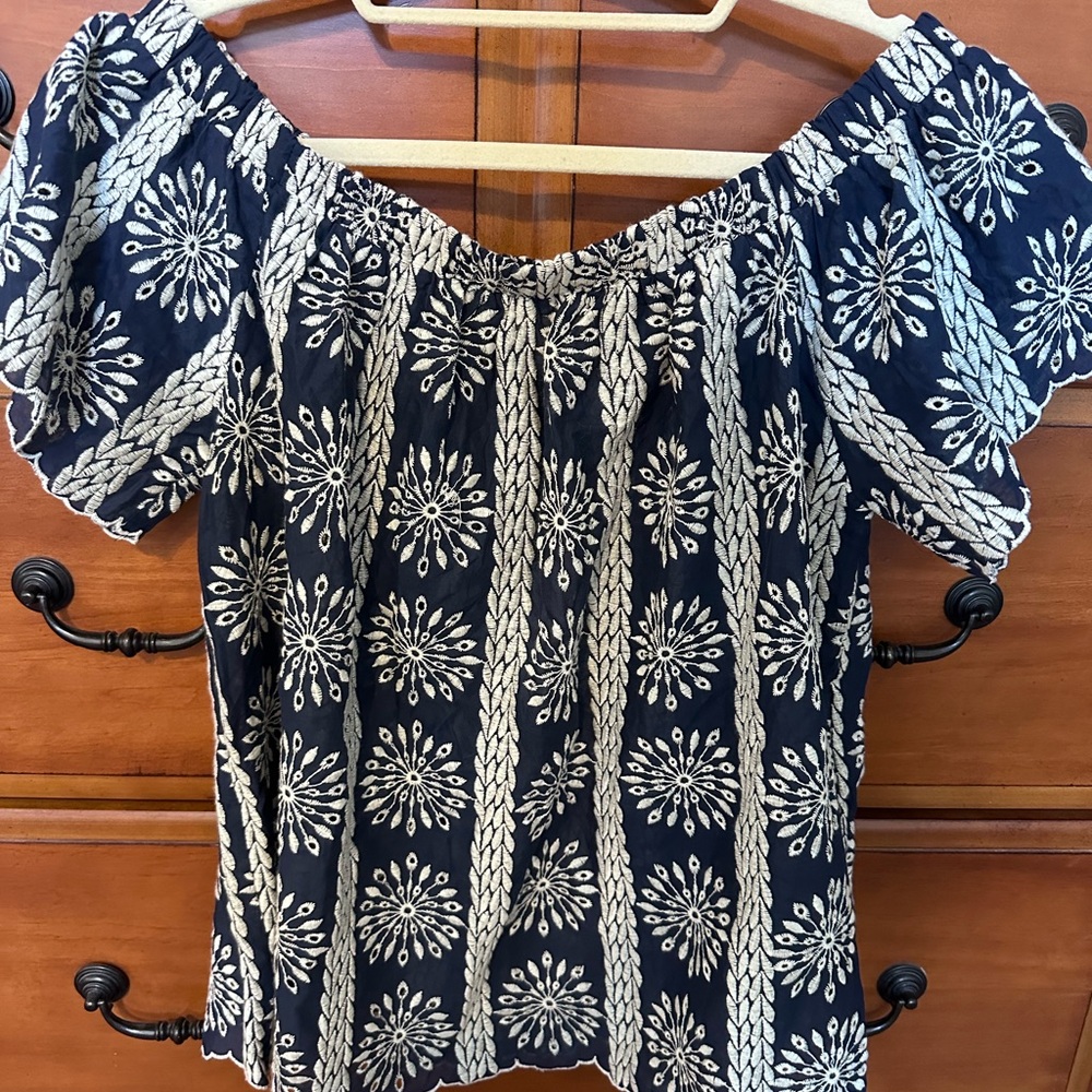 Enbro Boutique NWT Embroidered off-the-shoulder top blouse cotton Medium M